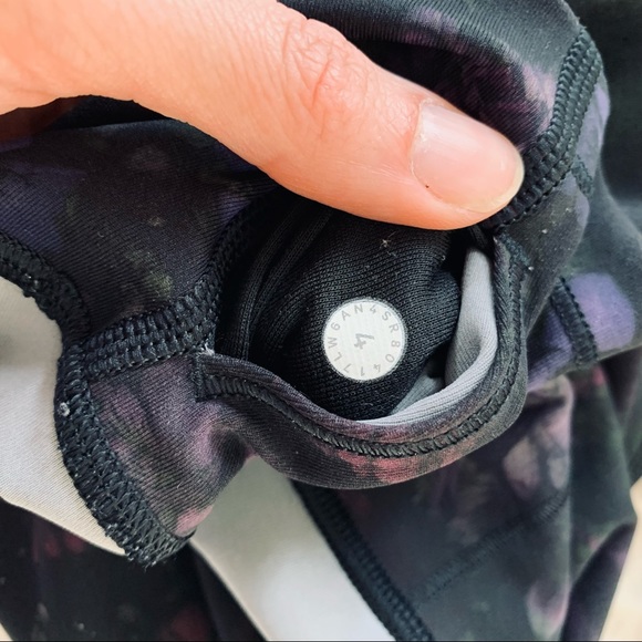 Lululemon Wunder Under High Rise Crop Legging 21” 
in Frozen Flourish Multi 4 - Picture 9 of 12